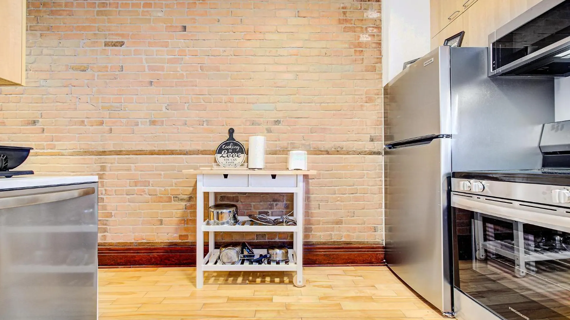 Great 3B Unit On Saint-Urbain Apartment Montreal