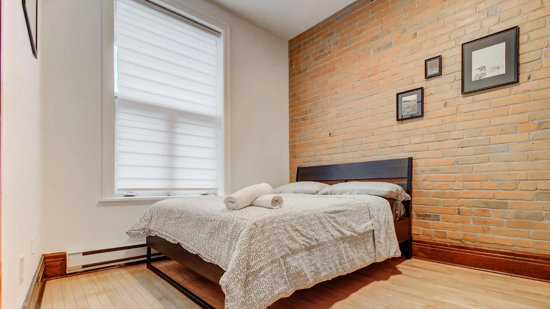 Great 3B Unit On Saint-Urbain Apartment Montreal