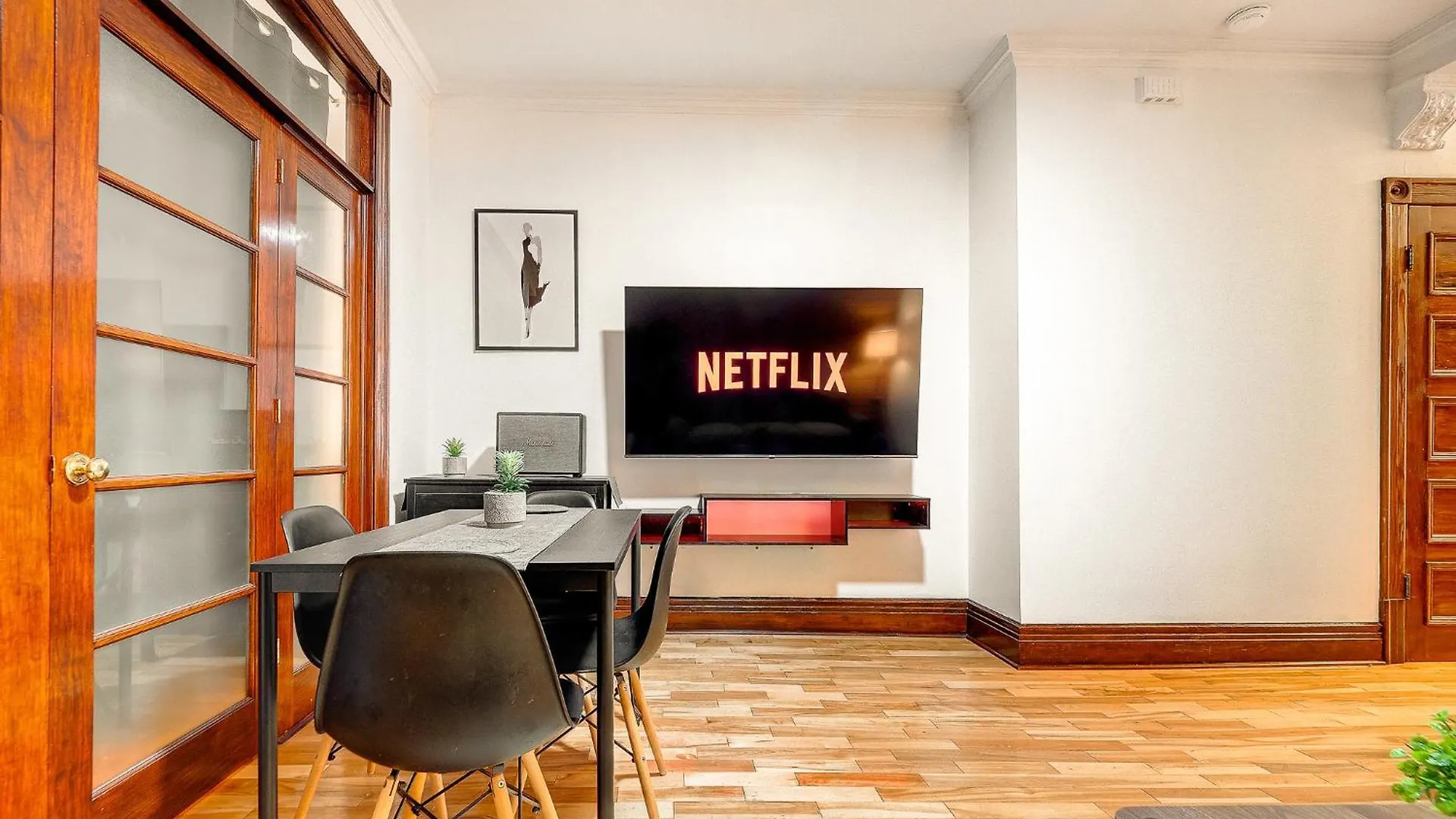 Great 3B Unit On Saint-Urbain Apartment Montreal