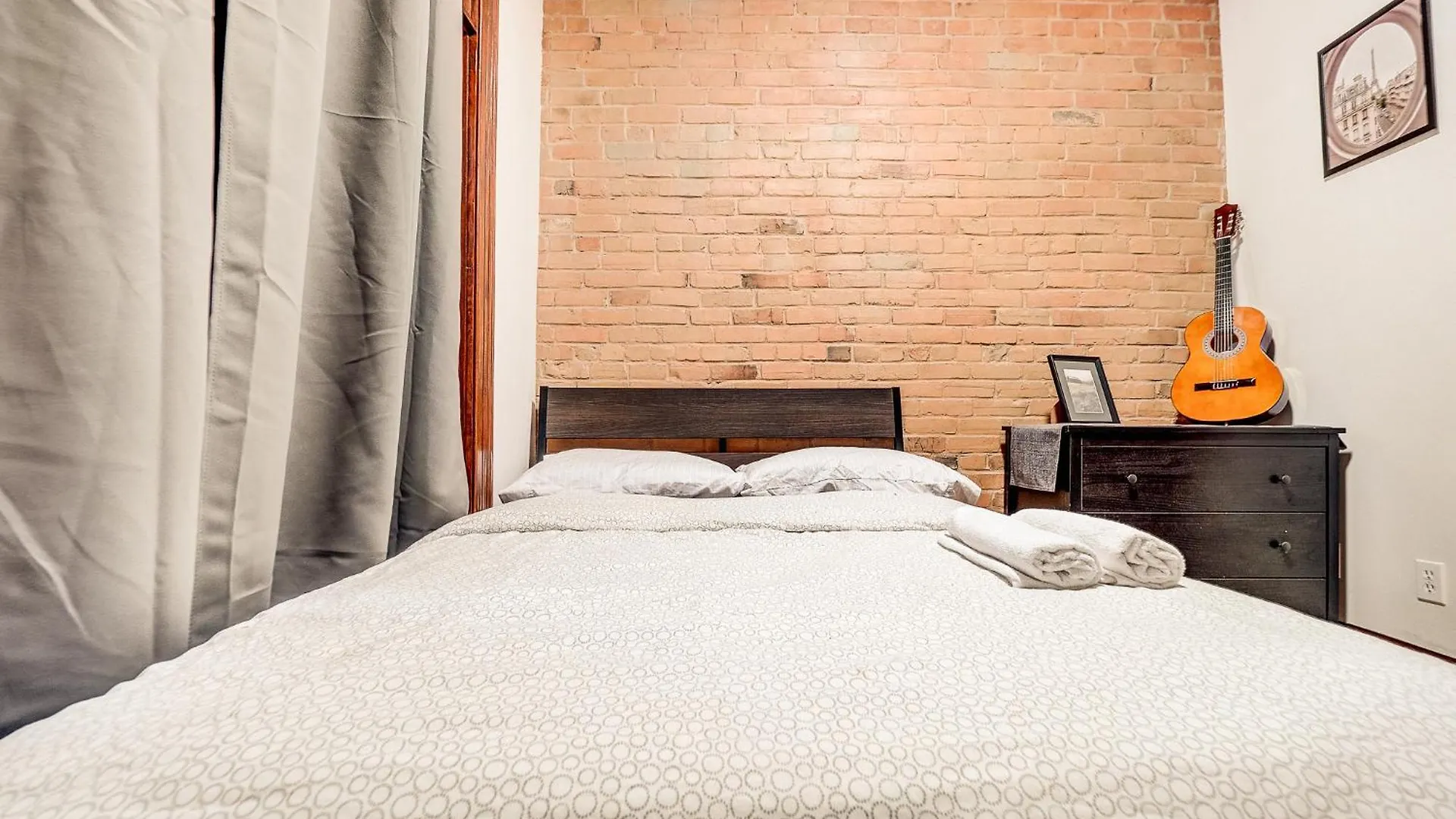 Great 3B Unit On Saint-Urbain Apartment Montreal Canada